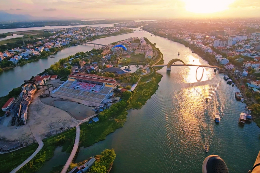 Sunset over Thu Bon River in Hoi An