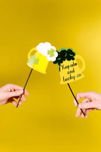 Hình nền cỏ 4 lá 2