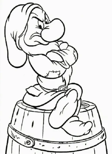 Chú lùn Grumpy khoanh tay trên thùng gỗ