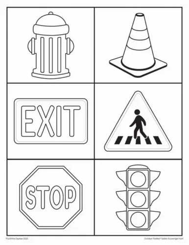 Bảng sáu biển: trụ nước, nón giao thông, lối ra, STOP, đèn