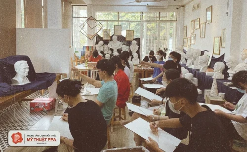 Tô tượng cho lớp học 14