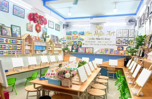 Tô tượng cho lớp học 42