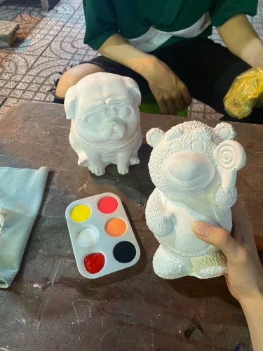 Tô tượng cho lớp học 47