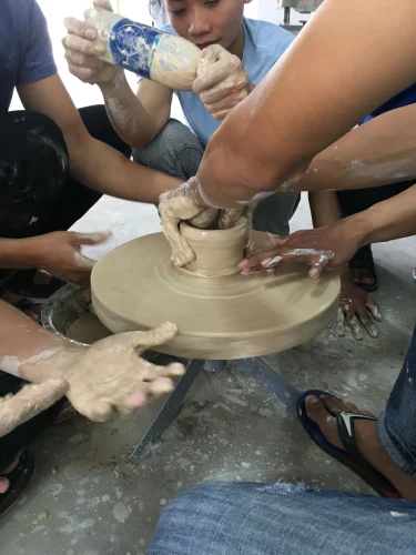 Tô tượng cho lớp học 57
